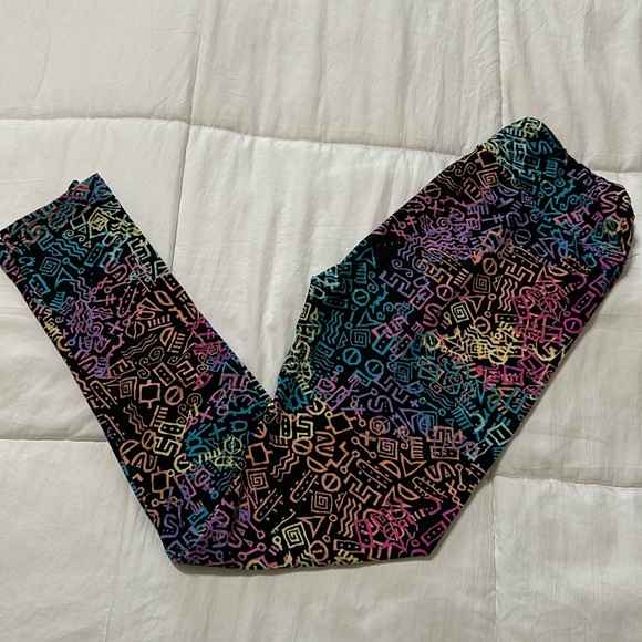LulaRoe buttery soft leggings. - Picture 1 of 3